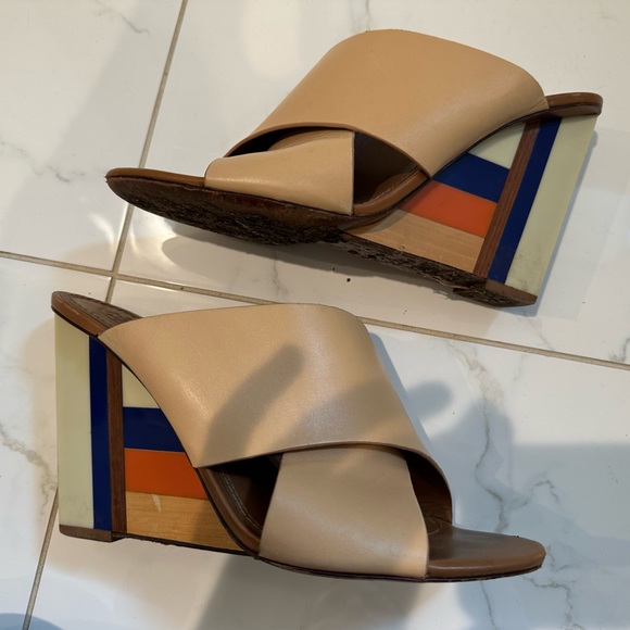 Tory Burch Tan Criss-cross Color-Block Wedges - Picture 4 of 4